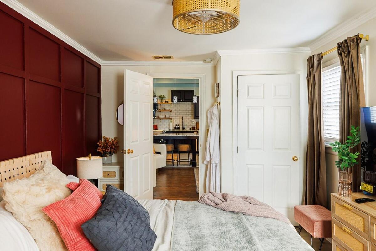 Apartment Opulence On Oak Street